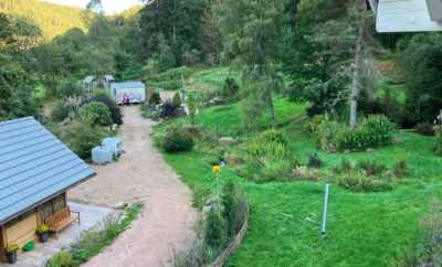 Wunderschöner Naturgarten mit Spielplatz und Backhaus im Südschwarzwald